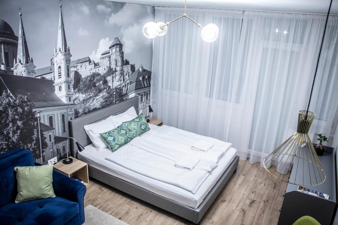 Loulou's With Cosy Balcony Appartement *