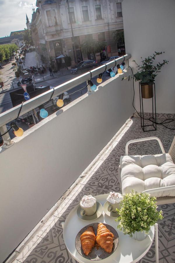 Loulou's With Cosy Balcony Appartement Esztergom